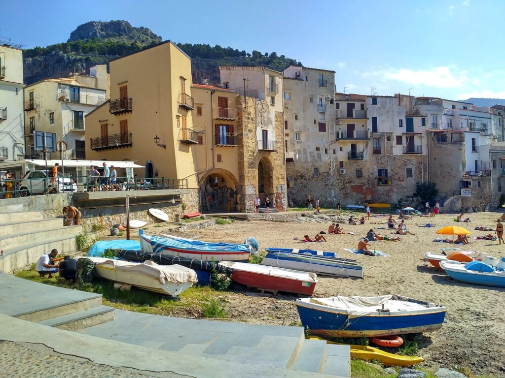Ecco cosa vedere a Cefalù per gli amanti della storia